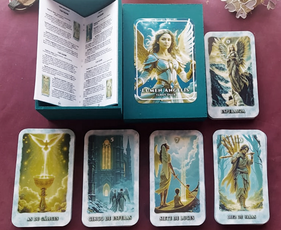 Lumen Angelis - uno de nuestros mazos ideales para practicar el Tarot Terapéutico y Evolutivo